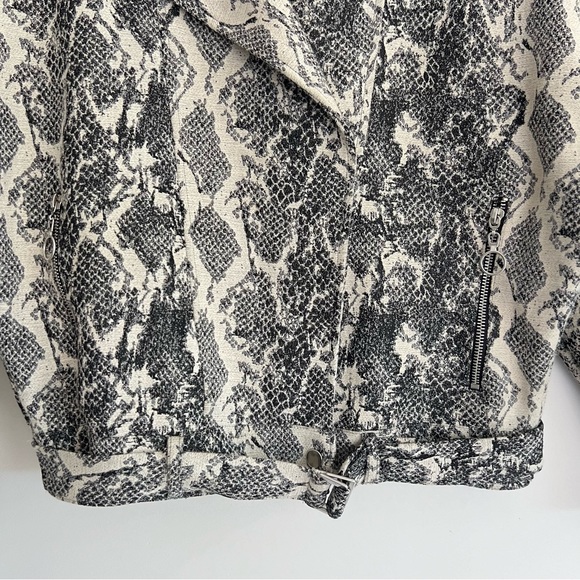 ZARA Snake Animal Print w Belt Buckle 1/2 Zipper Biker Moto Biker Jacket Sz M - Picture 7 of 16
